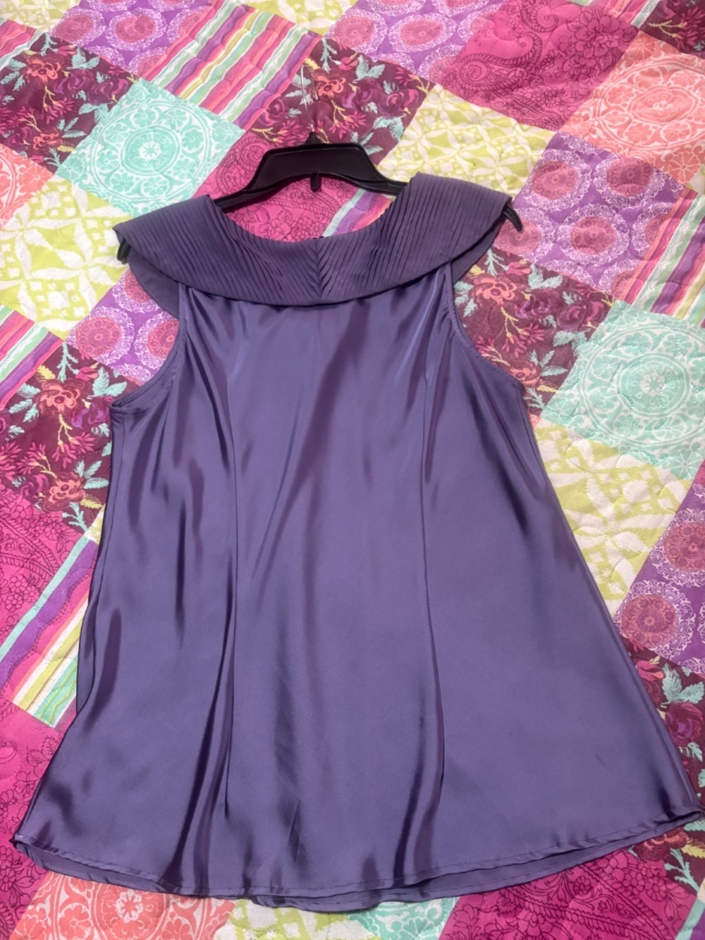 Lapis Sleeveless Blouse With Pleated Collar - Picture 5 of 8
